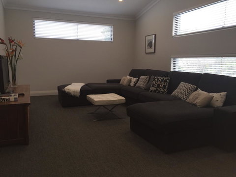 The Pool House - Fremantle - Accommodation Cooktown 3