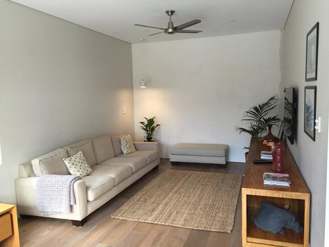 The Pool House - Fremantle - Accommodation Cooktown 5