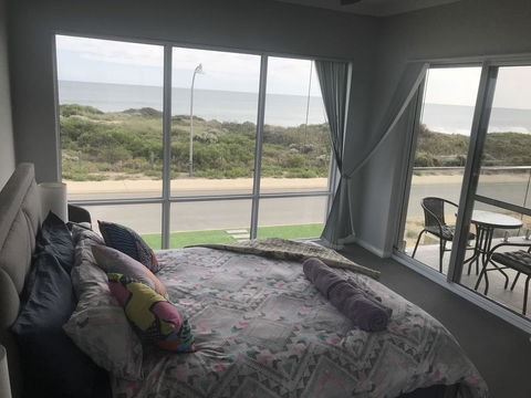 Beach House At SeaScapes.. - Accommodation Cooktown 4