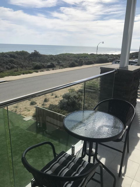 Beach House At SeaScapes.. - Accommodation Cooktown 14