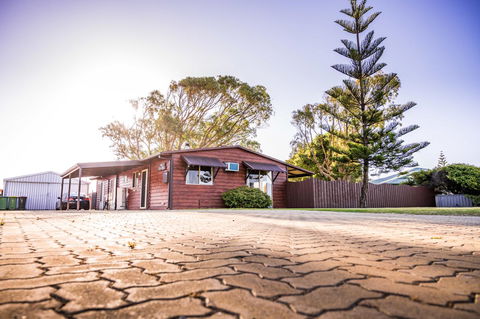 The Bothy Lancelin Family Retreat - Accommodation Cooktown 0