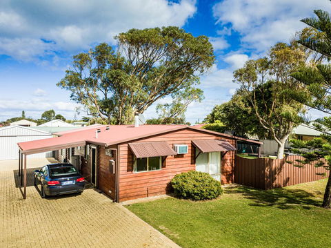 The Bothy Lancelin Family Retreat - Accommodation Cooktown 3