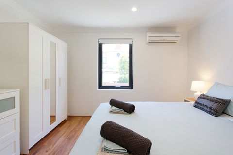 Monument Hill Townhouse - Fremantle - Accommodation Cooktown 7