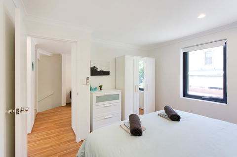 Monument Hill Townhouse - Fremantle - Accommodation Cooktown 8
