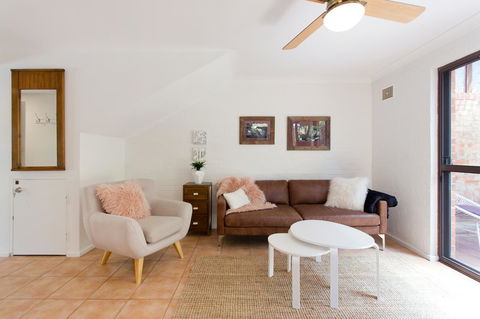 Monument Hill Townhouse - Fremantle - Accommodation Cooktown 13