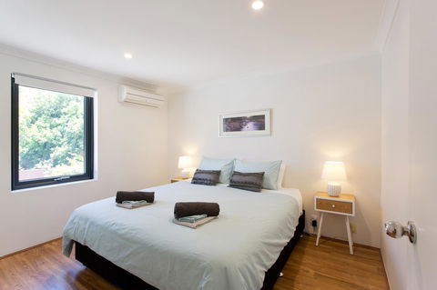 Monument Hill Townhouse - Fremantle - Accommodation Cooktown 6