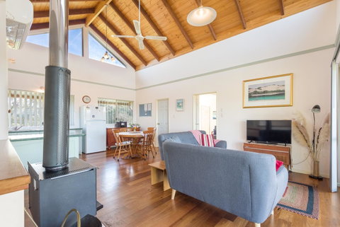 Surfside Ocean Beach Denmark Holiday Accommodation - Accommodation Cooktown 23