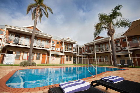 Nightcap At The Ship Inn - Accommodation Cooktown 35