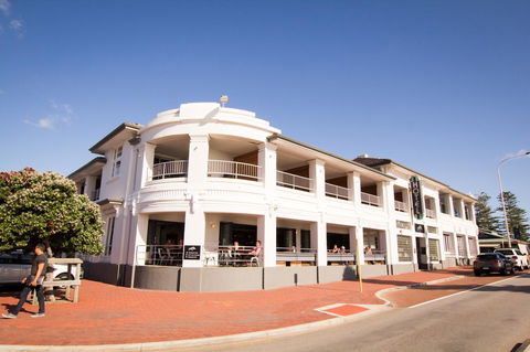 Cottesloe Beach Hotel - Accommodation Cooktown 0