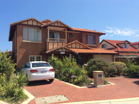 Crossland House - Accommodation Cooktown 12