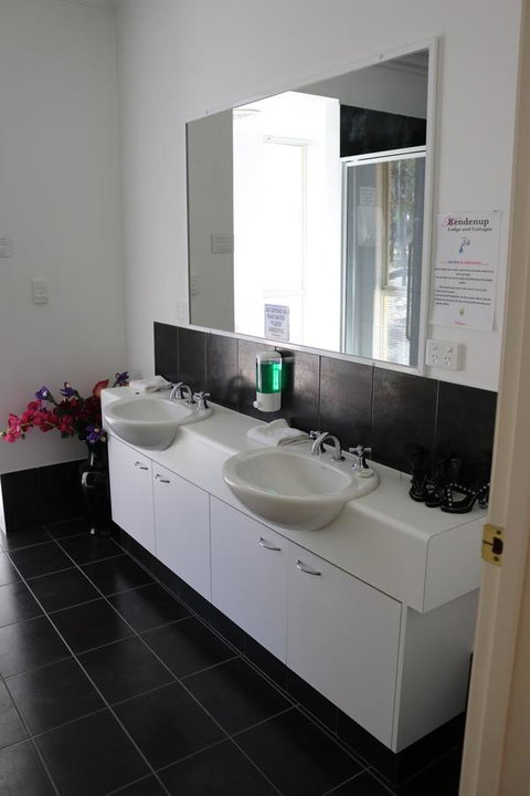 Kendenup Cottages And Lodge - Accommodation Cooktown 18