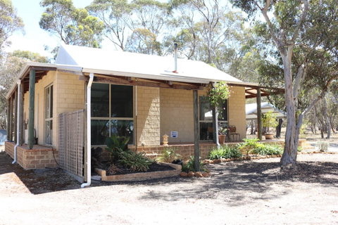 Kendenup Cottages And Lodge - Accommodation Cooktown 22