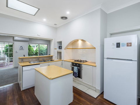 Luxury Federation Style Home - Sleeps 10 - Accommodation Cooktown 6