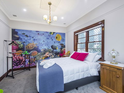 Luxury Federation Style Home - Sleeps 10 - Accommodation Cooktown 10