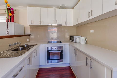 Brilliant, Neat, Convenient, Family-friendly House - Accommodation Cooktown 5