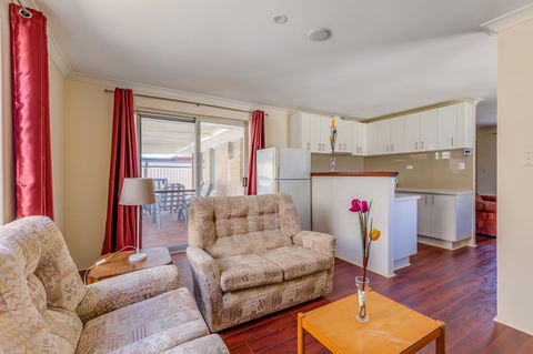 Brilliant, Neat, Convenient, Family-friendly House - Accommodation Cooktown 7