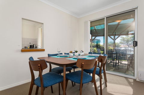 Como South Perth Villa - Accommodation Cooktown 0