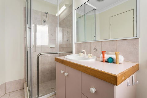 Como South Perth Villa - Accommodation Cooktown 5