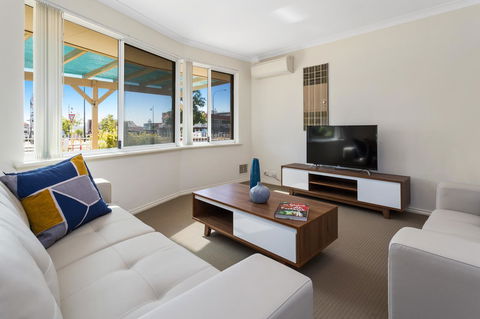 Como South Perth Villa - Accommodation Cooktown 14