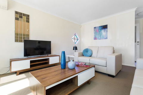 Como South Perth Villa - Accommodation Cooktown 1