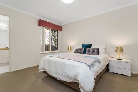 Como South Perth Villa - Accommodation Cooktown 19