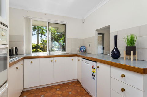 Como South Perth Villa - Accommodation Cooktown 11