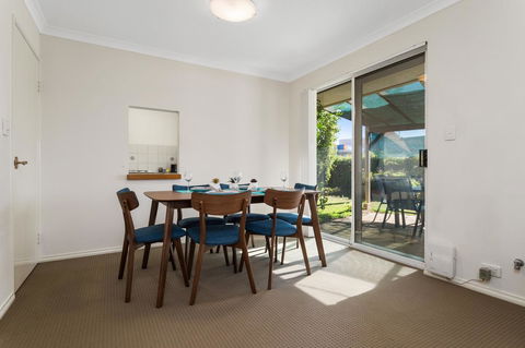 Como South Perth Villa - Accommodation Cooktown 2