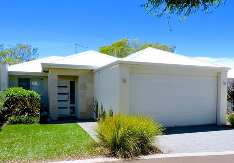 Contemporary Cove - Quindalup - Accommodation Cooktown 0
