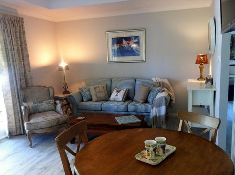 Applegate Lane Chalet - Accommodation Cooktown 11