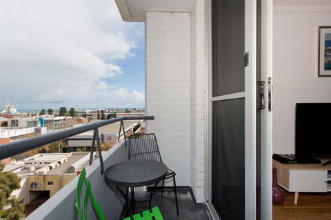 Ocean Breeze Apartment - Accommodation Cooktown 1