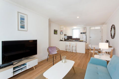 Ocean Breeze Apartment - Accommodation Cooktown 8