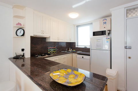 Ocean Breeze Apartment - Accommodation Cooktown 2