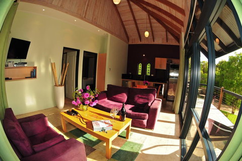 Waterfall Cottages - Accommodation Cooktown 12