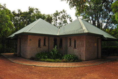 Waterfall Cottages - Accommodation Cooktown 23