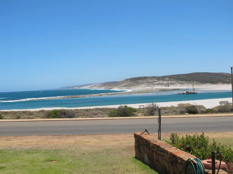 Kalbarri Riverfront Unit - Accommodation Cooktown 1
