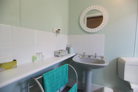 Jacaranda Guest House - Accommodation Cooktown 9