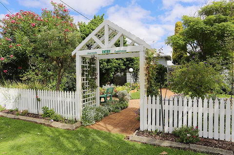 Jacaranda Guest House - Accommodation Cooktown 2