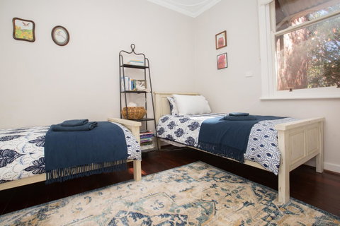 Historic Oakhill House Entire Estate - Accommodation Cooktown 10
