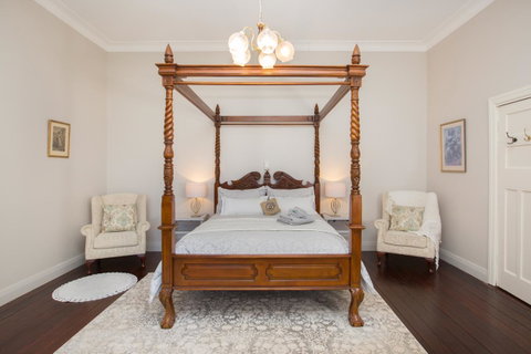 Historic Oakhill House Entire Estate - Accommodation Cooktown 1