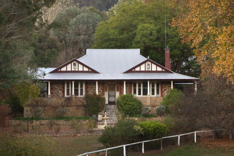 Historic Oakhill House Entire Estate - Accommodation Cooktown 11