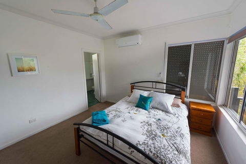 Peppy Beach Ocean Views - Accommodation Cooktown 1