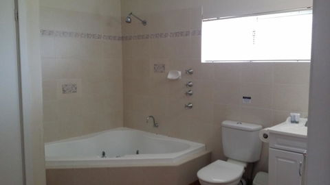 Chalets On Frenchman - Accommodation Cooktown 17