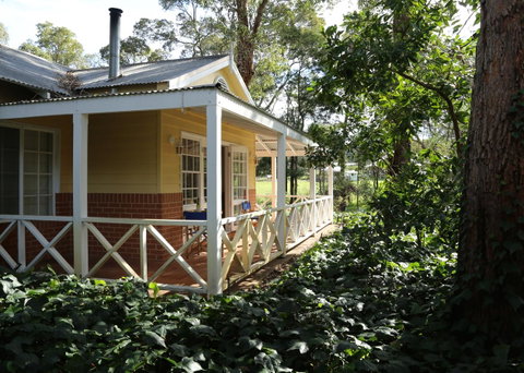 Two Sisters Chalets - Accommodation Cooktown 27