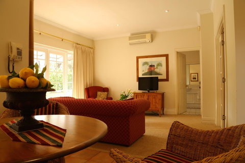 Two Sisters Chalets - Accommodation Cooktown 28
