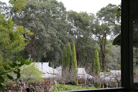 Two Sisters Chalets - Accommodation Cooktown 18