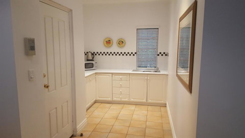 Two Sisters Chalets - Accommodation Cooktown 3