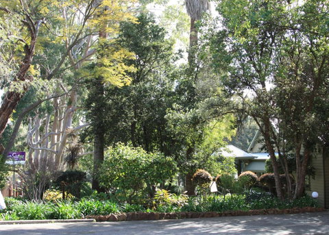 Two Sisters Chalets - Accommodation Cooktown 0