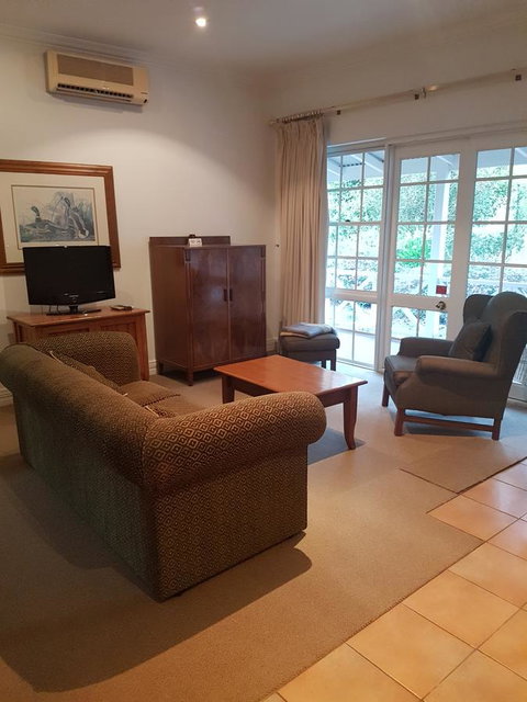 Two Sisters Chalets - Accommodation Cooktown 13