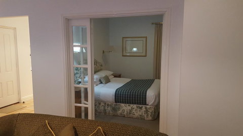 Two Sisters Chalets - Accommodation Cooktown 7
