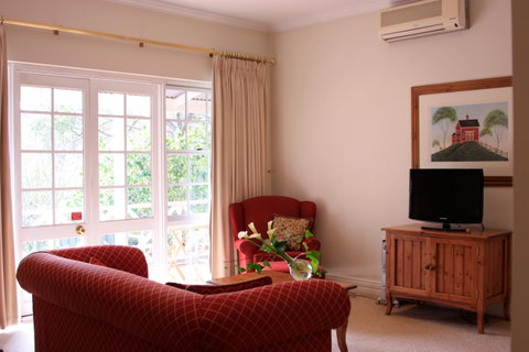 Two Sisters Chalets - Accommodation Cooktown 34